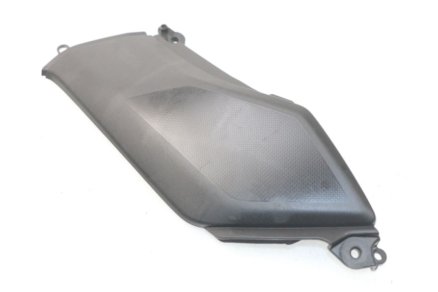 photo de TAMPA DEBAIXO DO ASSENTO ESQUERDO KAWASAKI Z Z900 900 (2017 - 2019) - Zoom do estado de desgaste