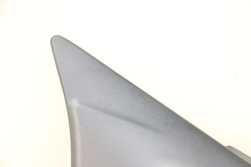 photo de TAMPA DEBAIXO DO ASSENTO ESQUERDO KAWASAKI ZR 7 750 (1999 - 2004) - Detalhes característicos