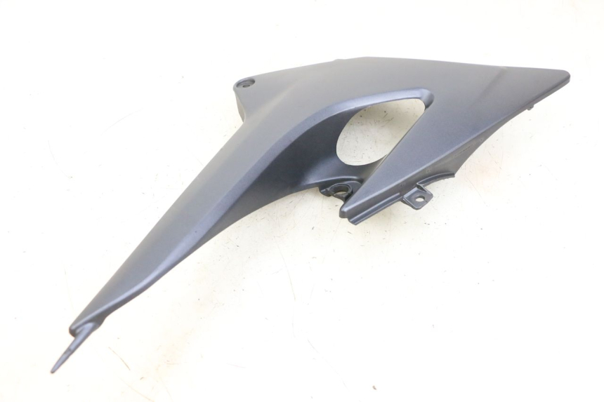 photo de TAMPA DEBAIXO DO ASSENTO ESQUERDO KAWASAKI ZR 7 750 (1999 - 2004) - Pontos de fixação