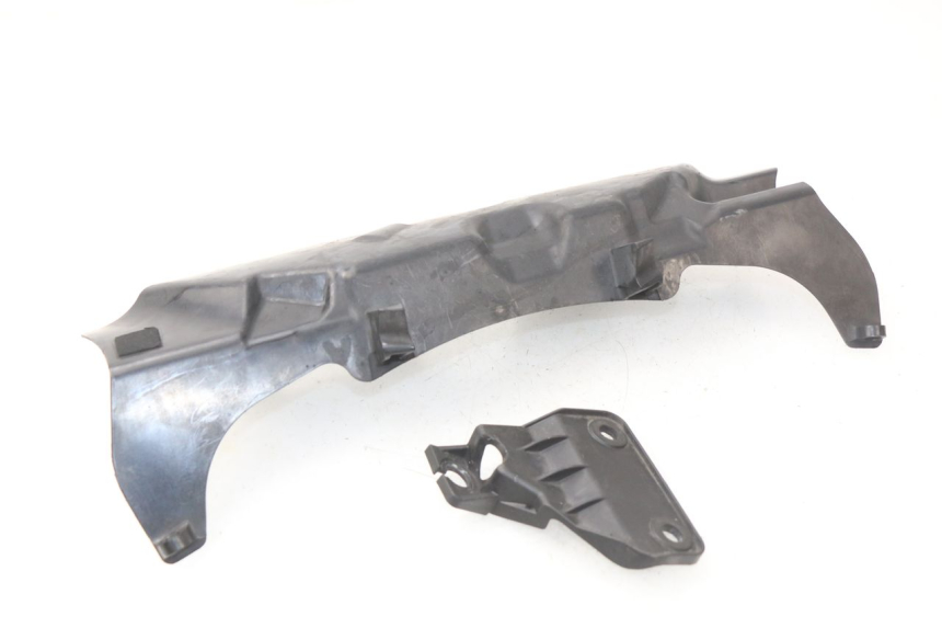 photo de TAMPA DEBAIXO DO BANCO SUZUKI GSX-R GSXR 750 (2011 - 2016) - Detalhe da peça