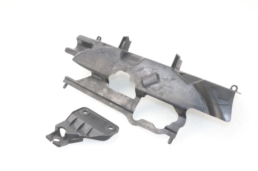 photo de TAMPA DEBAIXO DO BANCO SUZUKI GSX-R GSXR 750 (2011 - 2016) - Zoom do estado de desgaste