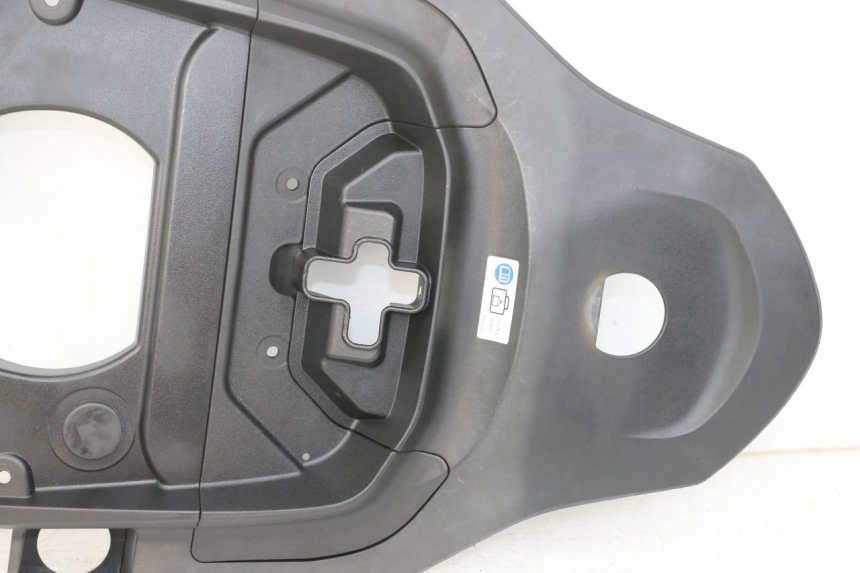 photo de TAMPA DEBAIXO DO BANCO HONDA SH i 300 (2015 - 2020) - Pontos de fixação