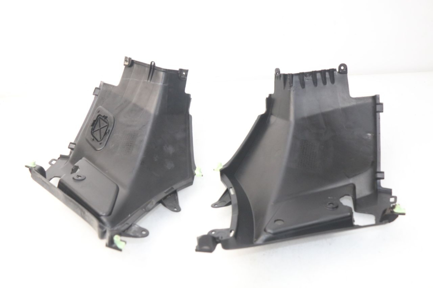 photo de TAMPA DEBAIXO DO BANCO PEUGEOT KISBEE 2T 50 (2010 - 2017) - Detalhe da peça