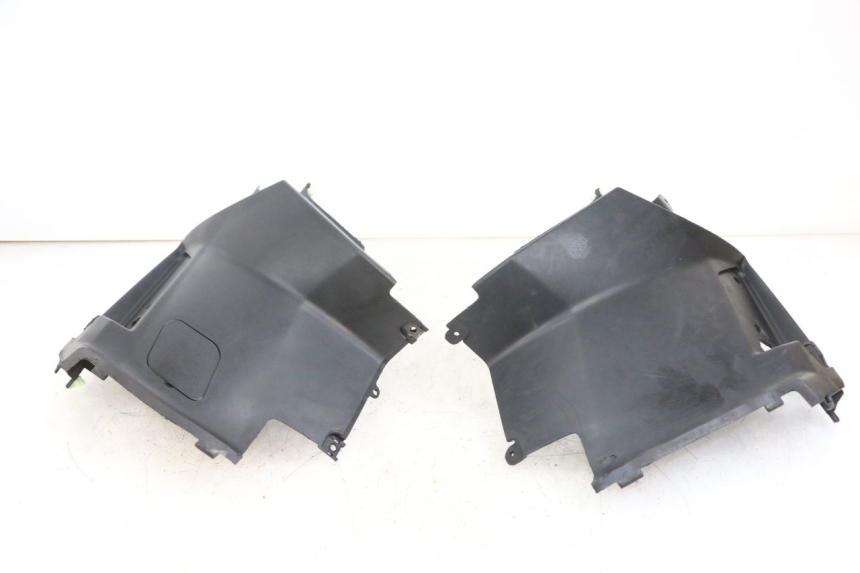photo de TAMPA DEBAIXO DO BANCO PEUGEOT KISBEE 2T 50 (2018 - 2022) - Pontos de fixação