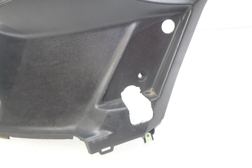 photo de TAMPA DEBAIXO DO BANCO PEUGEOT KISBEE 4T 50 (2010 - 2017) - Zoom do estado de desgaste