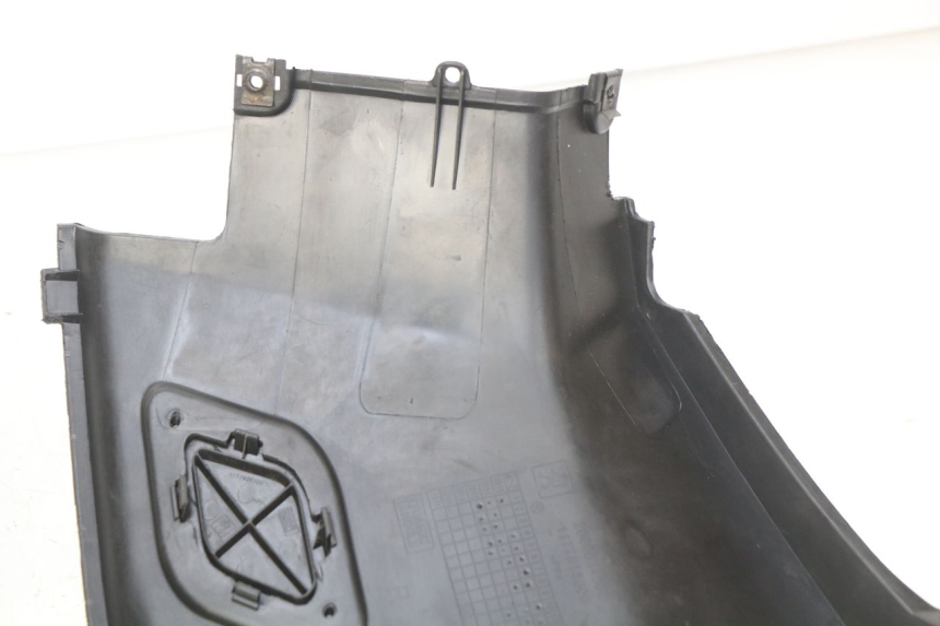 photo de TAMPA DEBAIXO DO BANCO PEUGEOT KISBEE 4T 50 (2010 - 2017) - Pontos de fixação