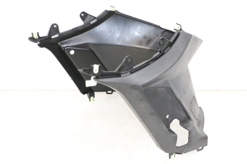 photo de TAMPA DEBAIXO DO BANCO PEUGEOT KISBEE 4T 50 (2018 - 2022) - Pontos de fixação