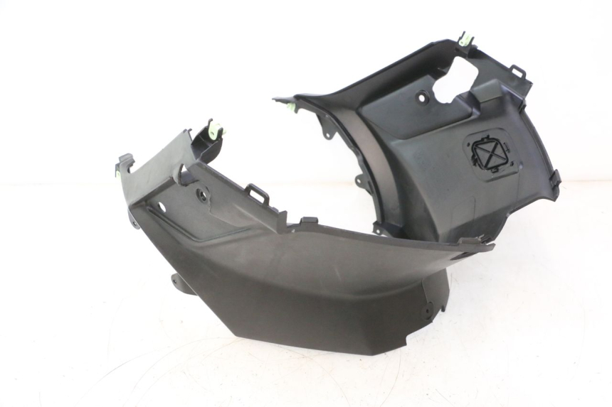 photo de COBERTURA SOBRE EL ASIENTO PEUGEOT KISBEE 4T 50 (2023 - 2026) - Pontos de fixação
