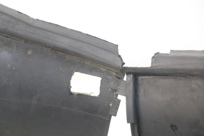 photo de TAMPA DEBAIXO DO BANCO MBK OVETTO ONE 2T 50 (2013 - 2017) - Detalhe da peça