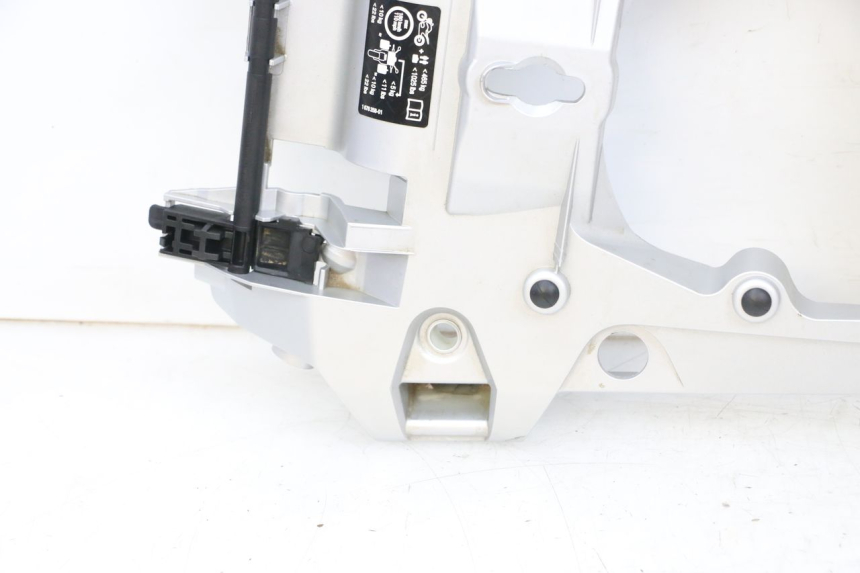 photo de TAMPA DEBAIXO DO BANCO BMW R GS 1250 (2021 - 2024) - Vista de perto