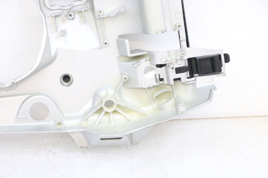 photo de TAMPA DEBAIXO DO BANCO BMW R GS 1250 (2021 - 2024) - Estrutura - ampliação
