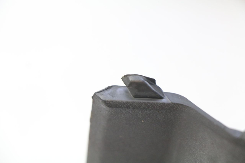 photo de TAMPA DEBAIXO DO BANCO LVNENG S5 1 (2019 - 2023) - Detalhe da peça