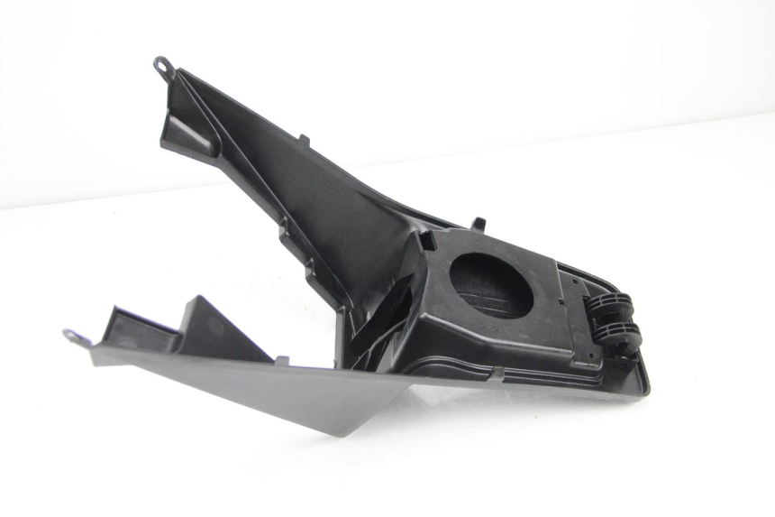 photo de TAMPA DEBAIXO DO BANCO PEUGEOT SATELIS 125 (2013 - 2018) - Pontos de fixação