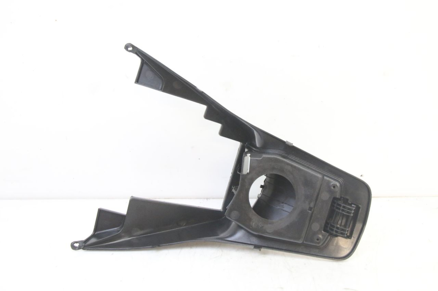 photo de TAMPA DEBAIXO DO BANCO PEUGEOT SATELIS 125 (2013 - 2018) - Pontos de fixação