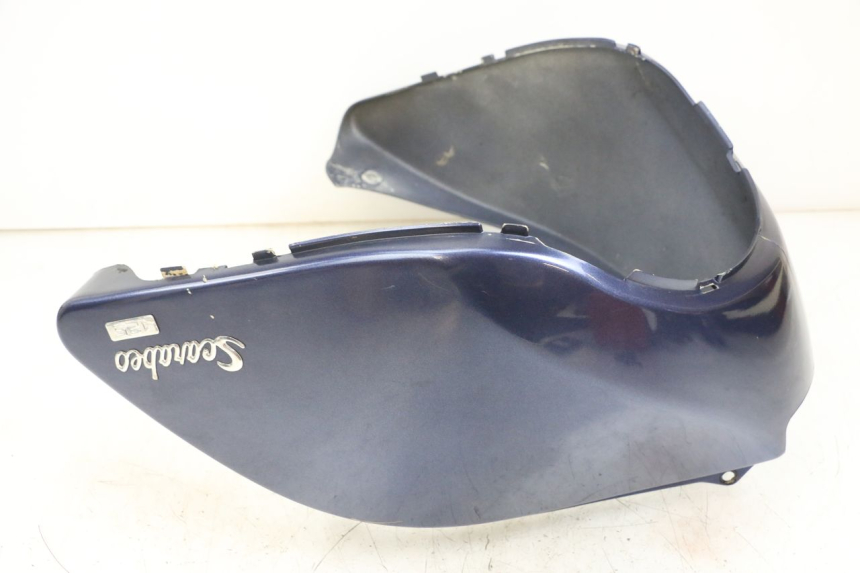 photo de TAMPA DEBAIXO DO BANCO APRILIA SCARABEO GT 125 (1999 - 2007) - Zoom do estado de desgaste