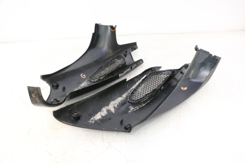 photo de TAMPA DEBAIXO DO BANCO PEUGEOT SPEEDFIGHT LC 50 (1996 - 2002) - Detalhe da peça