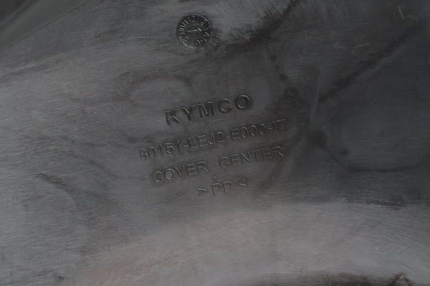 photo de COBERTURA SOBRE EL ASIENTO KYMCO SUPER 8 2T 50 (2007 - 2013) - Estado da superfície