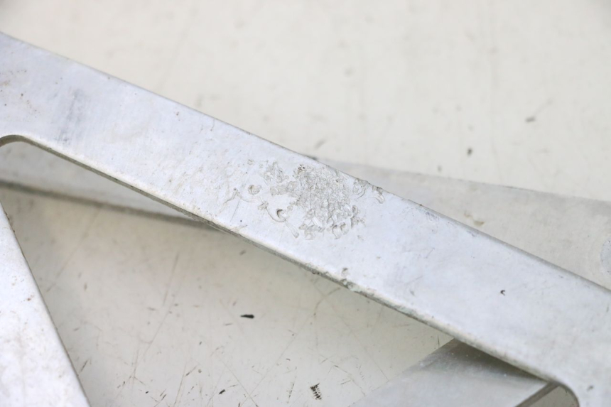 photo de COBERTURA SOBRE O ASSENTO PEUGEOT TREKKER 50 (1995 - 2004) - Pontos de fixação