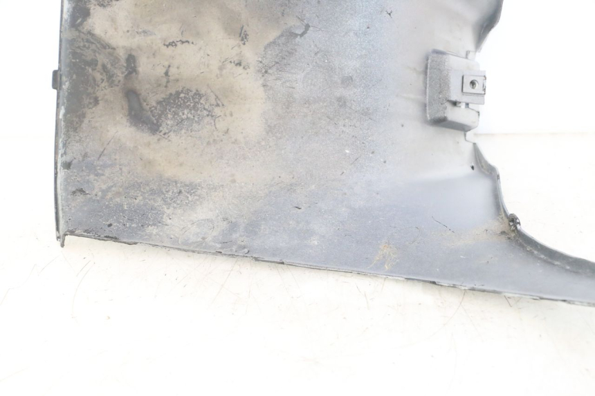 photo de TAMPA DEBAIXO DO BANCO PIAGGIO TYPHOON 50 (1993 - 1999) - Detalhes característicos