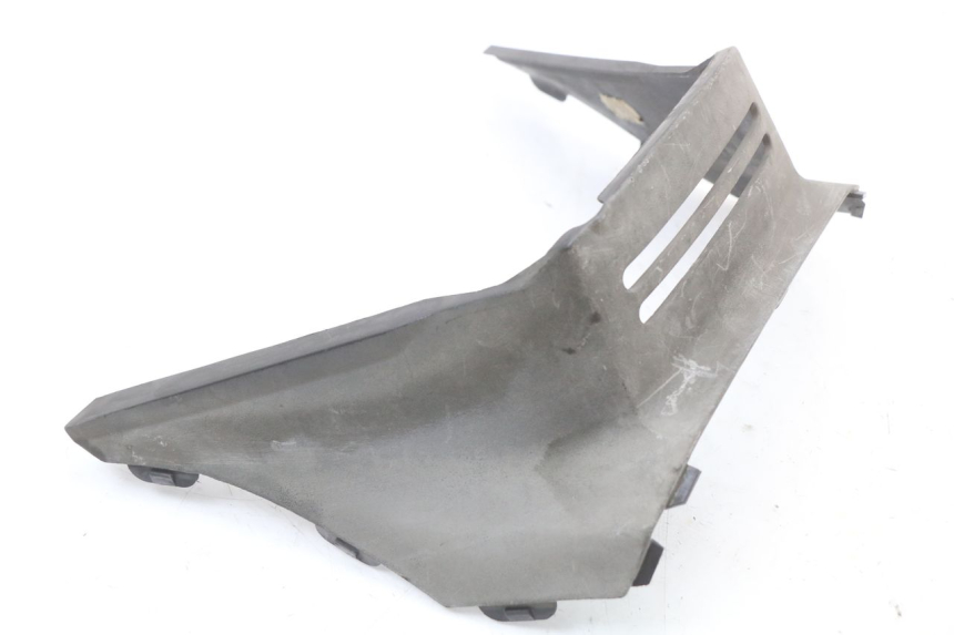 photo de TAMPA DEBAIXO DO BANCO SUZUKI UH BURGMAN 125 (2002 - 2006) - Detalhe da peça