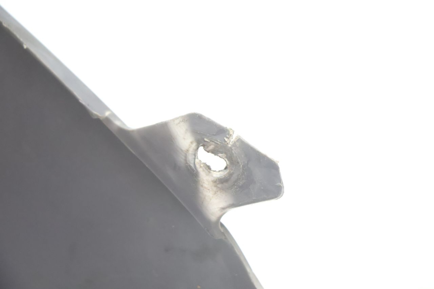 photo de TAMPA DEBAIXO DO BANCO PEUGEOT VIVACITY 100 (1999 - 2008) - Pontos de fixação