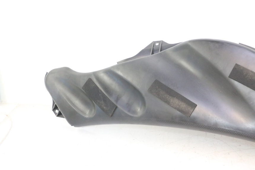 photo de COBERTURA SOBRE O ASSENTO YAMAHA WAVE RUNNER GP R 1200 (2000 - 2003) - Estado da superfície