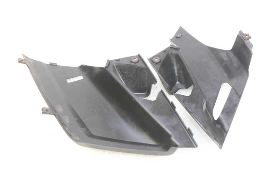 photo de TAMPA DEBAIXO DO BANCO YAMAHA XMAX X-MAX 125 (2006 - 2009) - Detalhe da peça