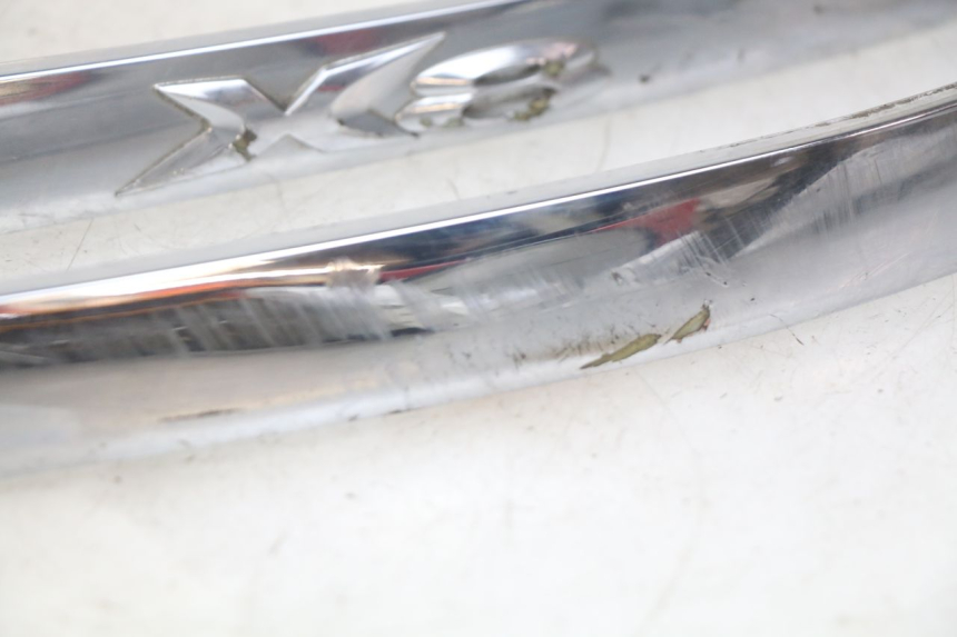 photo de TAMPA DEBAIXO DO BANCO PIAGGIO X8 125 (2004 - 2007) - Detalhes característicos