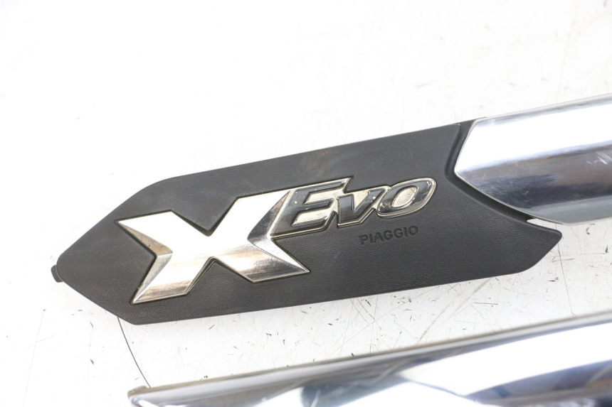 photo de TAMPA DEBAIXO DO BANCO PIAGGIO XEVO - X EVO 125 (2007 - 2017) - Peça verificada