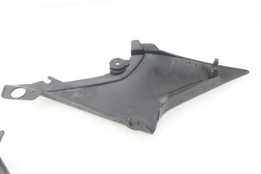 photo de TAMPA DEBAIXO DO BANCO YAMAHA XJ600 XJ DIVERSION 600 (1992 - 1997) - Detalhe da peça