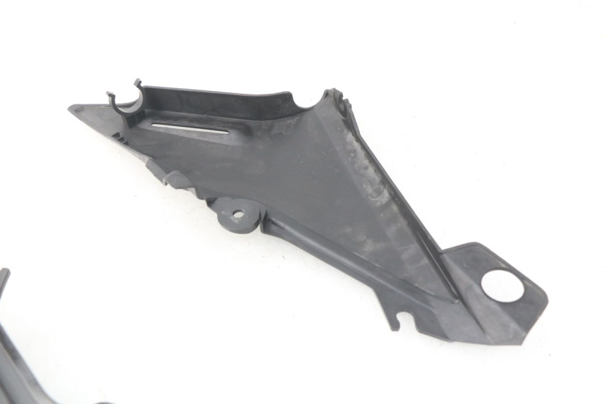 photo de TAMPA DEBAIXO DO BANCO YAMAHA XJ600 XJ DIVERSION 600 (1992 - 1997) - Zoom do estado de desgaste