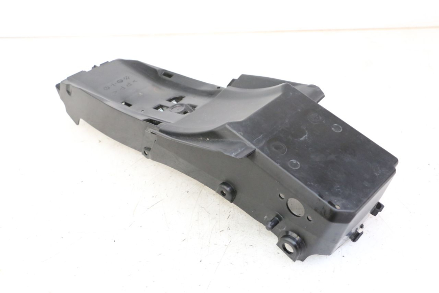 photo de TAMPA DEBAIXO DO BANCO YAMAHA TRACER 7 700 (2020 - 2024) - Pontos de fixação