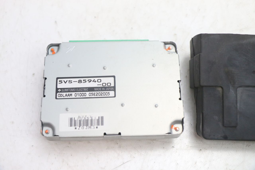 photo de Unidade de controle ABS YAMAHA FJR 1300 (2001 - 2005) - Vista geral