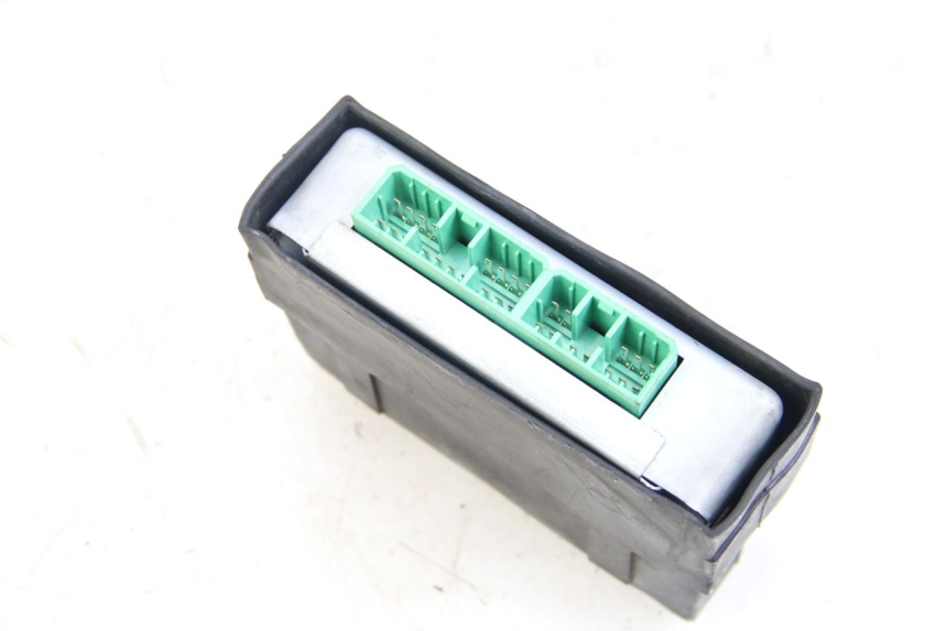 photo de UNIDADE DE CONTROLO ABS YAMAHA XP T-MAX TMAX 500 (2004 - 2007) - Zoom do estado de desgaste