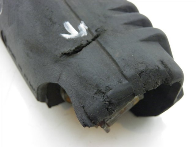 photo de DESCANSO DE PÉ TRASEIRO DIREITO APRILIA LEONARDO ST 250 (2002 - 2005) - Detalhe da peça