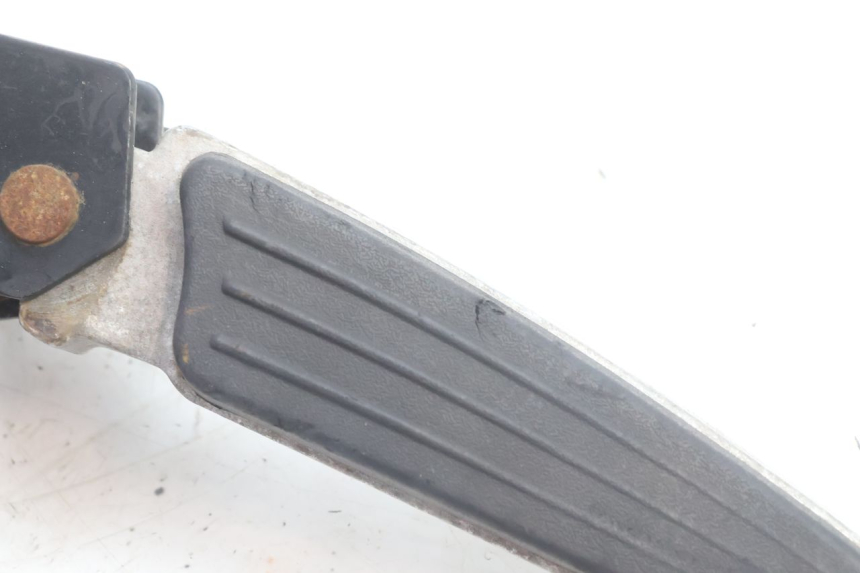 photo de DESCANSO DE PÉ TRASEIRO DIREITO PEUGEOT CITYSTAR 2T 50 (2018 - 2021) - Detalhe da peça