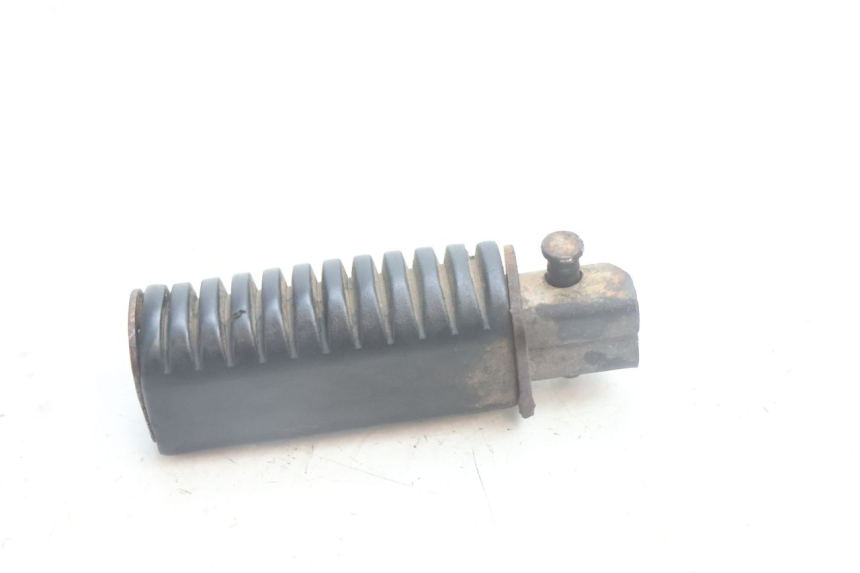 photo de DESCANSO DE PÉ TRASEIRO DIREITO SUZUKI DR S 600 (1985 - 1989) - Detalhe da peça