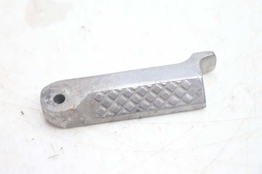 photo de DESCANSAPIÉS TRASERO DERECHO CF MOTO E-CHARM 125 (2005 - 2008) - Detalhe da peça