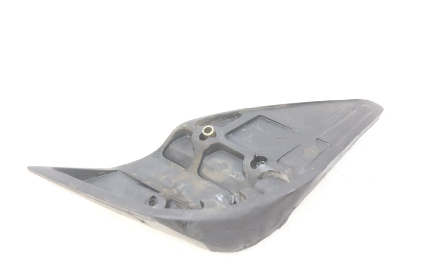 photo de DESCANSO DE PÉ TRASEIRO DIREITO HONDA FES PANTHEON 2T 125 (1998 - 2002) - Zoom do estado de desgaste