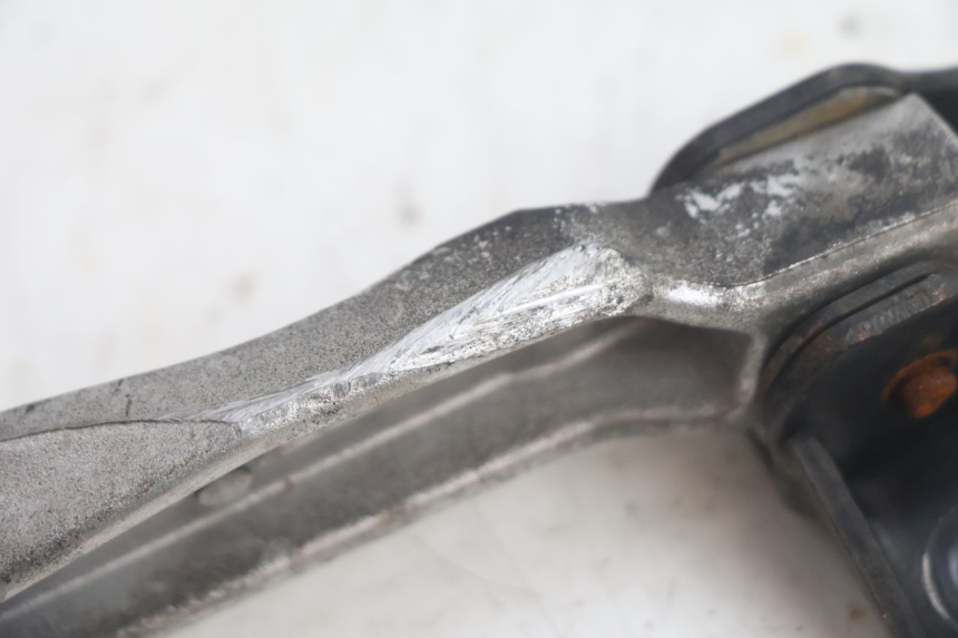 photo de DESCANSO DE PÉ TRASEIRO DIREITO SYM FIDDLE 3 III 50 (2014 - 2020) - Pontos de fixação