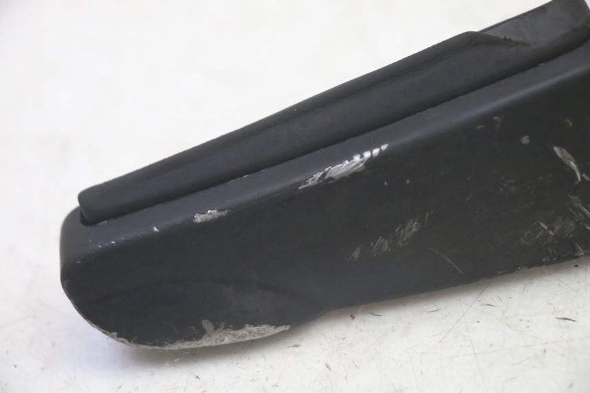 photo de DESCANSO DE PÉ TRASEIRO DIREITO PIAGGIO FLY 4T 50 (2013 - 2017) - Detalhe da peça