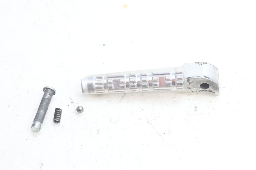 photo de DESCANSO DE PÉ TRASEIRO DIREITO YAMAHA FZ8 800 (2010 - 2016) - Zoom do estado de desgaste