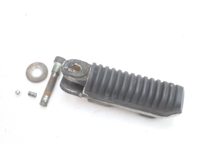 photo de DESCANSO DE PÉ TRASERO DIREITO SUZUKI GSF N BANDIT 1200 (2001 - 2005) - Detalhe da peça