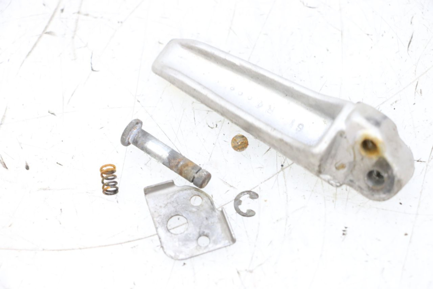 photo de DESCANSO DE PÉ TRASEIRO DIREITO SUZUKI GSXR GSX-R 1000 (2003 - 2004) - Outro ângulo de visão