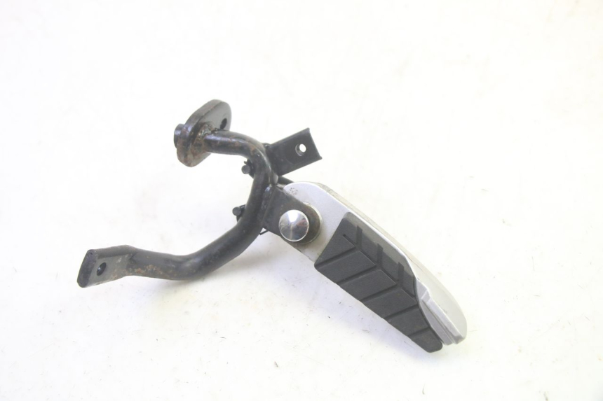 photo de DESCANSO DE PÉ TRASEIRO DIREITO SYM GTS EVO 125 (2009 - 2013) - Vista principal