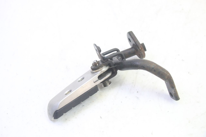 photo de DESCANSO DE PÉ TRASEIRO DIREITO SYM GTS EVO 125 (2009 - 2013) - Outro ângulo de visão