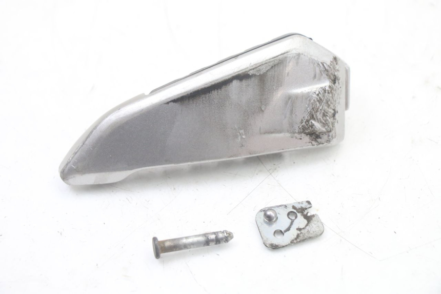 photo de DESCANSO DE PÉ TRASEIRO DIREITO HONDA SH i 300 (2015 - 2020) - Detalhe da peça