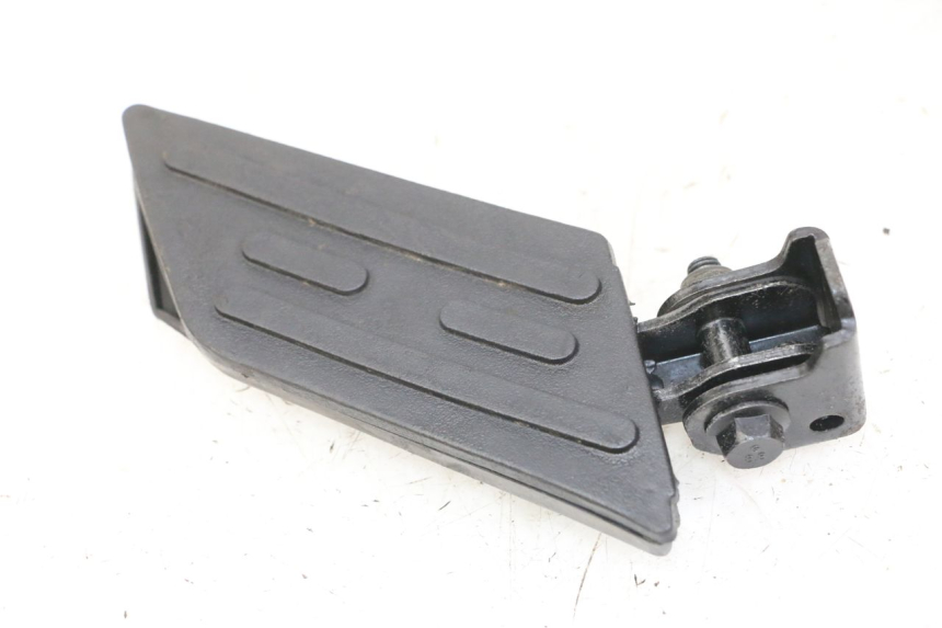 photo de DESCANSO DE PÉ TRASEIRO DIREITO PEUGEOT KISBEE 4T 50 (2010 - 2017) - Pontos de fixação