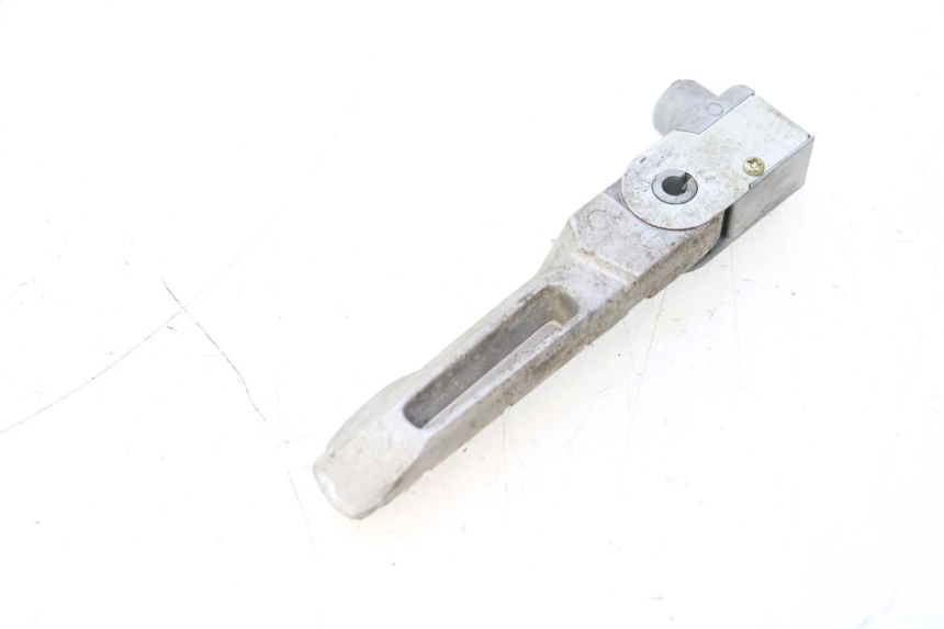 photo de DESCANSO DE PÉ TRASEIRO DIREITO KYMCO LIKE 125 (2009 - 2016) - Ampliação técnica