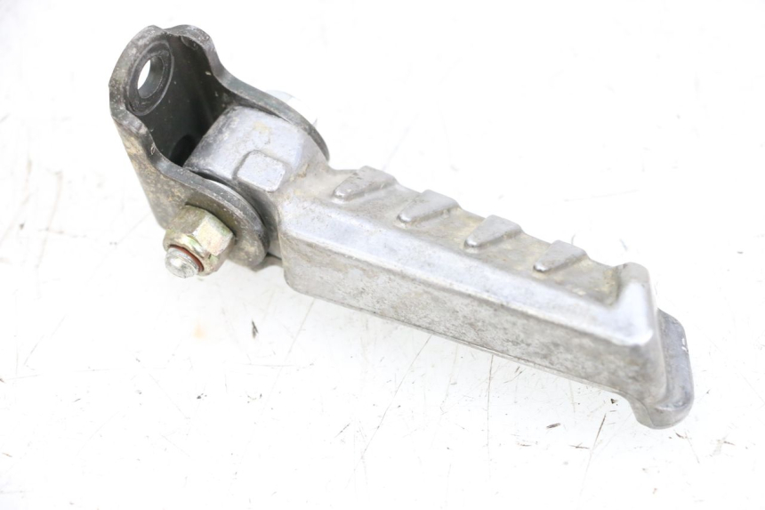 photo de DESCANSO DE PÉ TRASEIRO DIREITO PEUGEOT LUDIX 50 (2005 - 2007) - Outro ângulo de visão